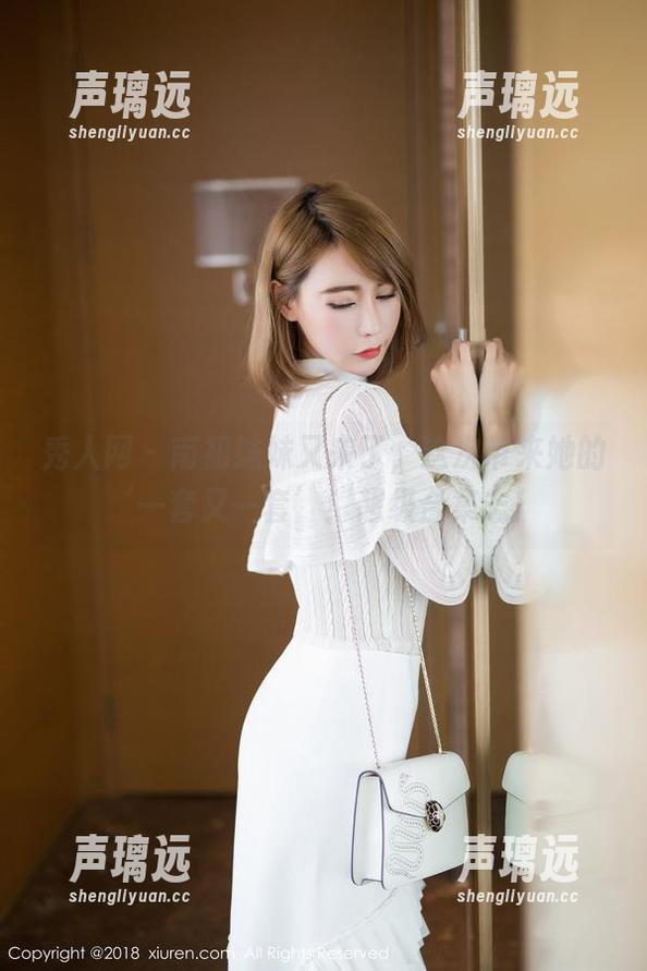 秀人网 - 南初妹妹又来了，这次带来她的‘一套又一套’！超级合集志！