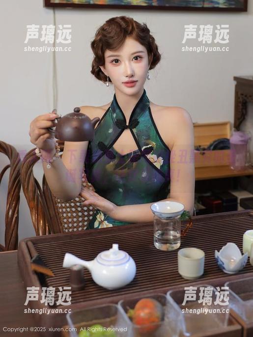 秀人网-奶瓶土肥圆矮挫丑黑穷 秀人网 - 下载奶瓶土肥圆矮挫丑黑穷的圣诞写真,让欢乐成真!