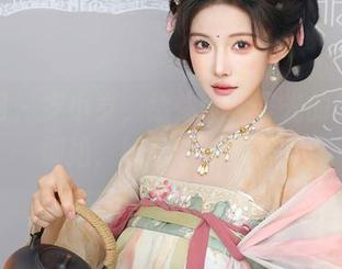 秀人网 - 岁小岁，给你个无圣光的原图版御姐，妒忌还是欣赏？