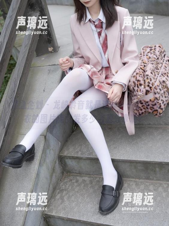 紧急企划-龙崎聆音 紧急企划 - 龙崎聆音就是这样,一个连体衣的图片能引发多少话题分享啊?