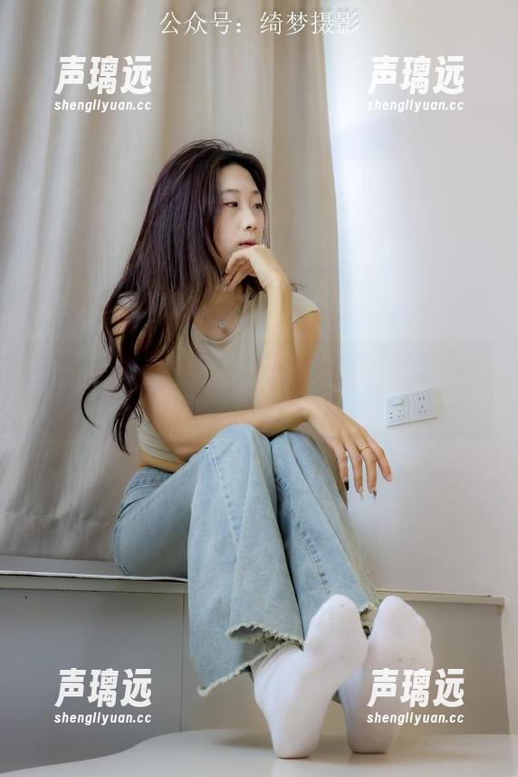 绮梦摄影-丽丽 绮梦摄影 - 丽丽的丝袜图片,一不小心在线被今晚勾住了!