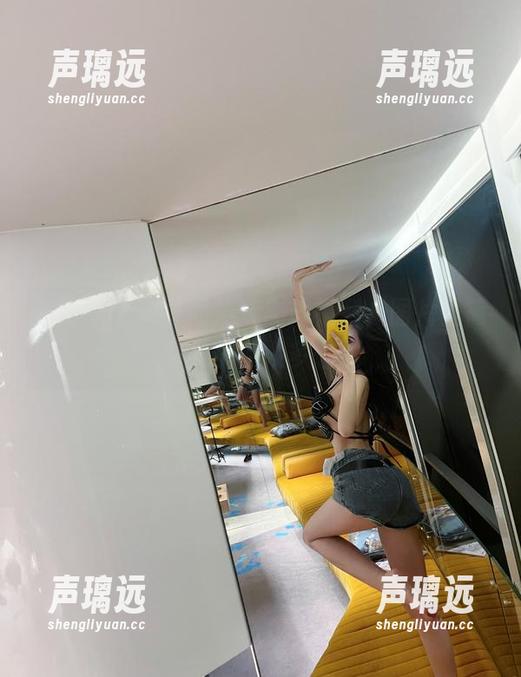 微密圈 - 葛征的黑点黑丝福利，图片虽简单，却让人多想了