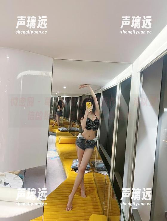 微密圈 - 葛征的职业装最新作品，难以置信的组合，总让人想二度观看！