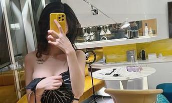 微密圈 - 葛征海边照片合集，换个角度看，露出的不仅是海，还有点不太正经的情绪。