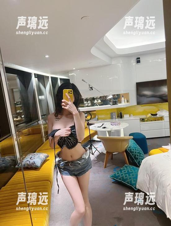 葛征 微密圈 - 葛征海边照片合集,换个角度看,露出的不仅是海,还有点不太正经的情绪。