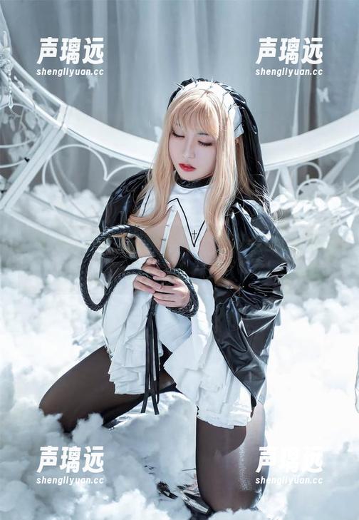 虎森森 工作和休闲的完美结合,虎森森的OL全套写真随行。