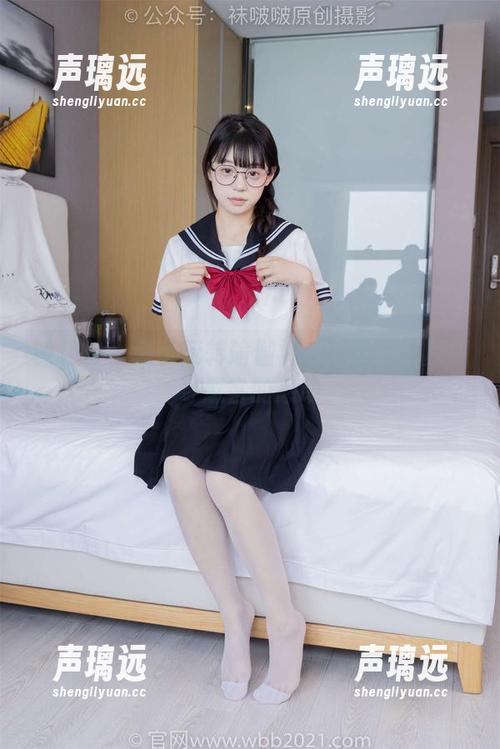 袜啵啵 - 稚予玩转瑜伽裤：精选写真里探寻感官的感动