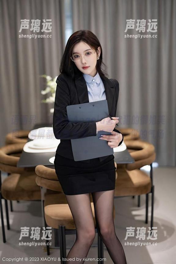 语画界-Angela喜欢猫 语画界 - 在线看Angela喜欢猫的御姐美图,满屏都在散发着一种不可一世的气场。