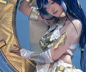 阿薰kaOri的高清图集：清纯与好奇心并存，这算什么画风？