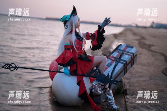 面饼仙儿带着拉菲，写真更新成了绘画升级版？