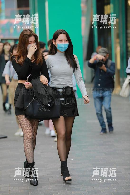 魔镜街拍：高清记录那个“高跟鞋为啥那么响”的OL小姐姐！