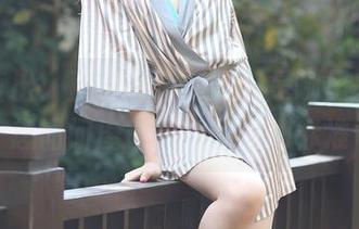 原图直出：那身白色制服，是哪里来的？想问问魔镜街拍的选角标准